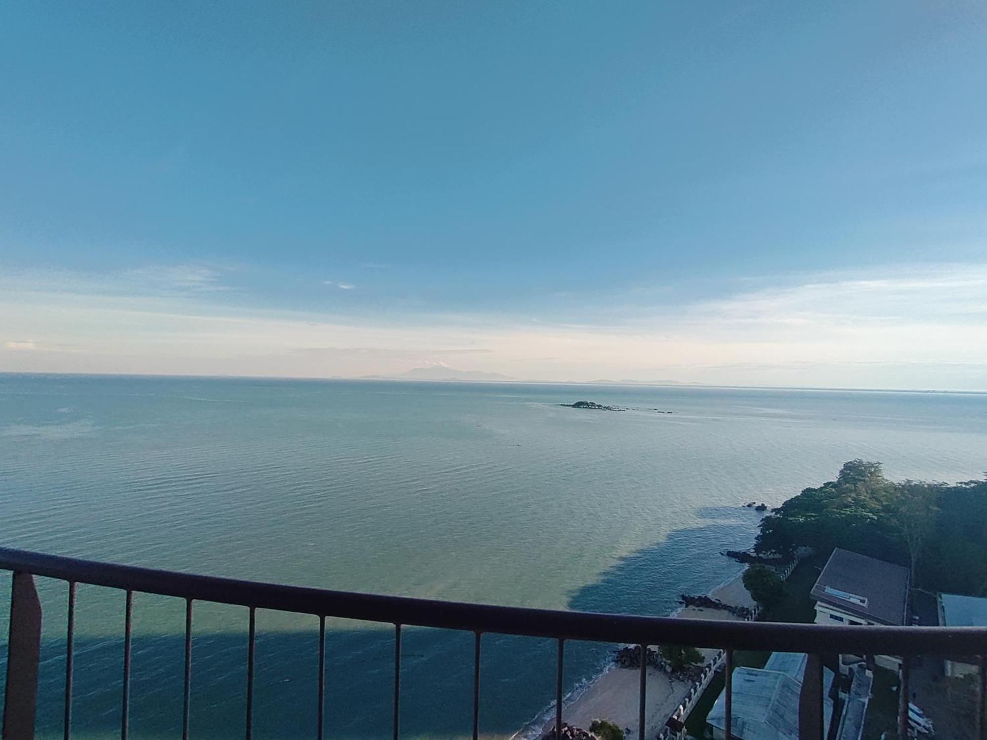 Rainbow Paradise At Tanjung Bungah 탄중붕가 외부 사진