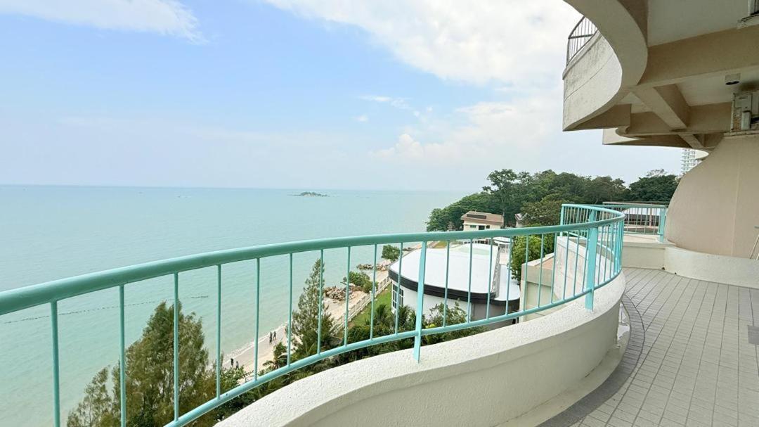 Rainbow Paradise At Tanjung Bungah 탄중붕가 외부 사진